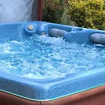 Дом отдыха 'la Maison Catalpa' French Farmhouse With Pool & Jaccuzi *