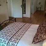 Дом отдыха 'la Maison Catalpa' French Farmhouse With Pool & Jaccuzi Saint-Privat-des-Pres